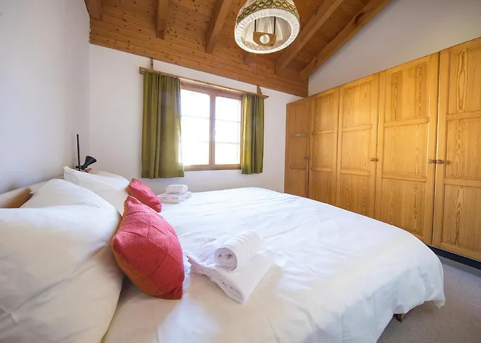 Cozy Family Chalet With Fireplace * Alvaneu